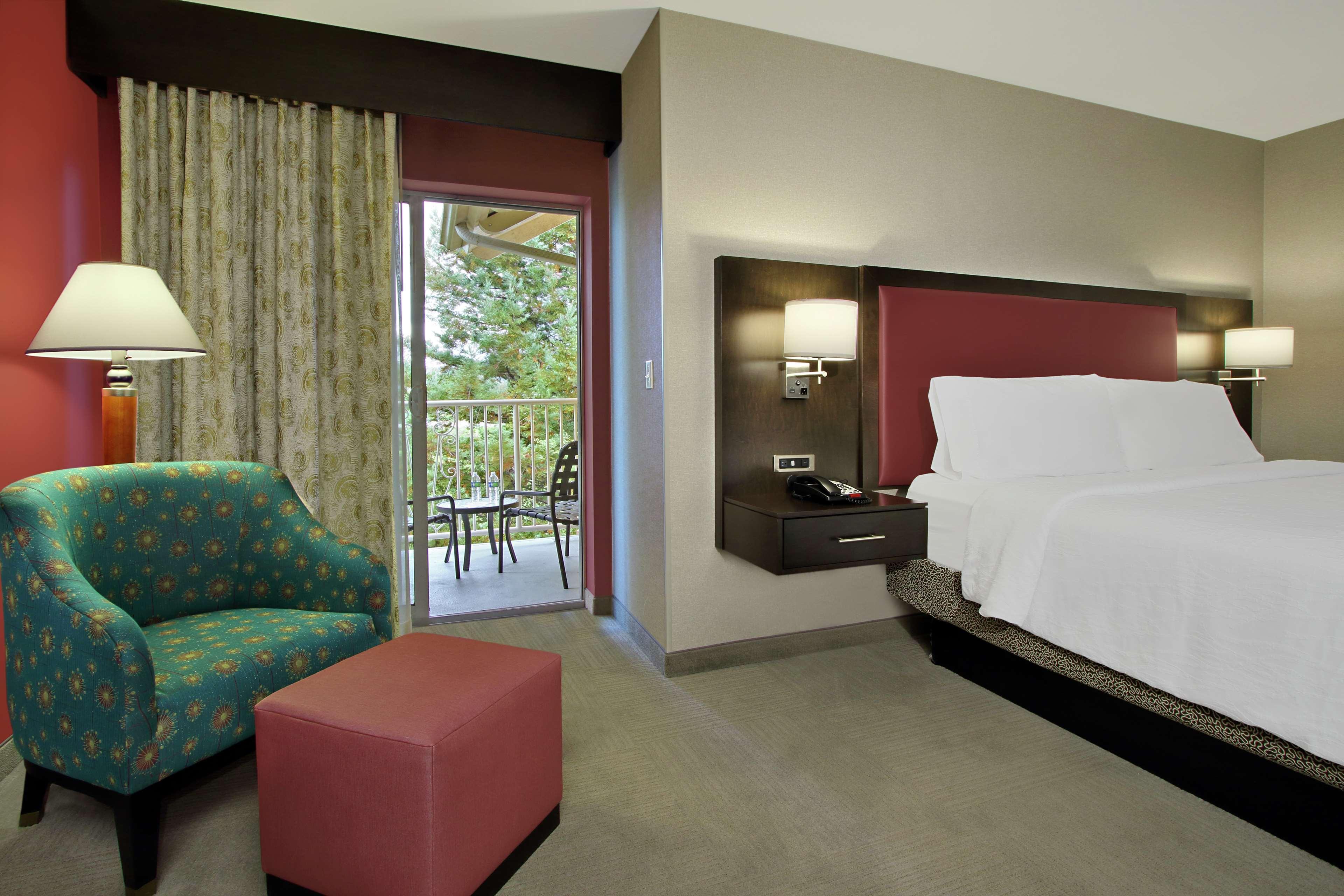Hilton Garden Inn Sonoma County Airport Санта Роза Екстериор снимка