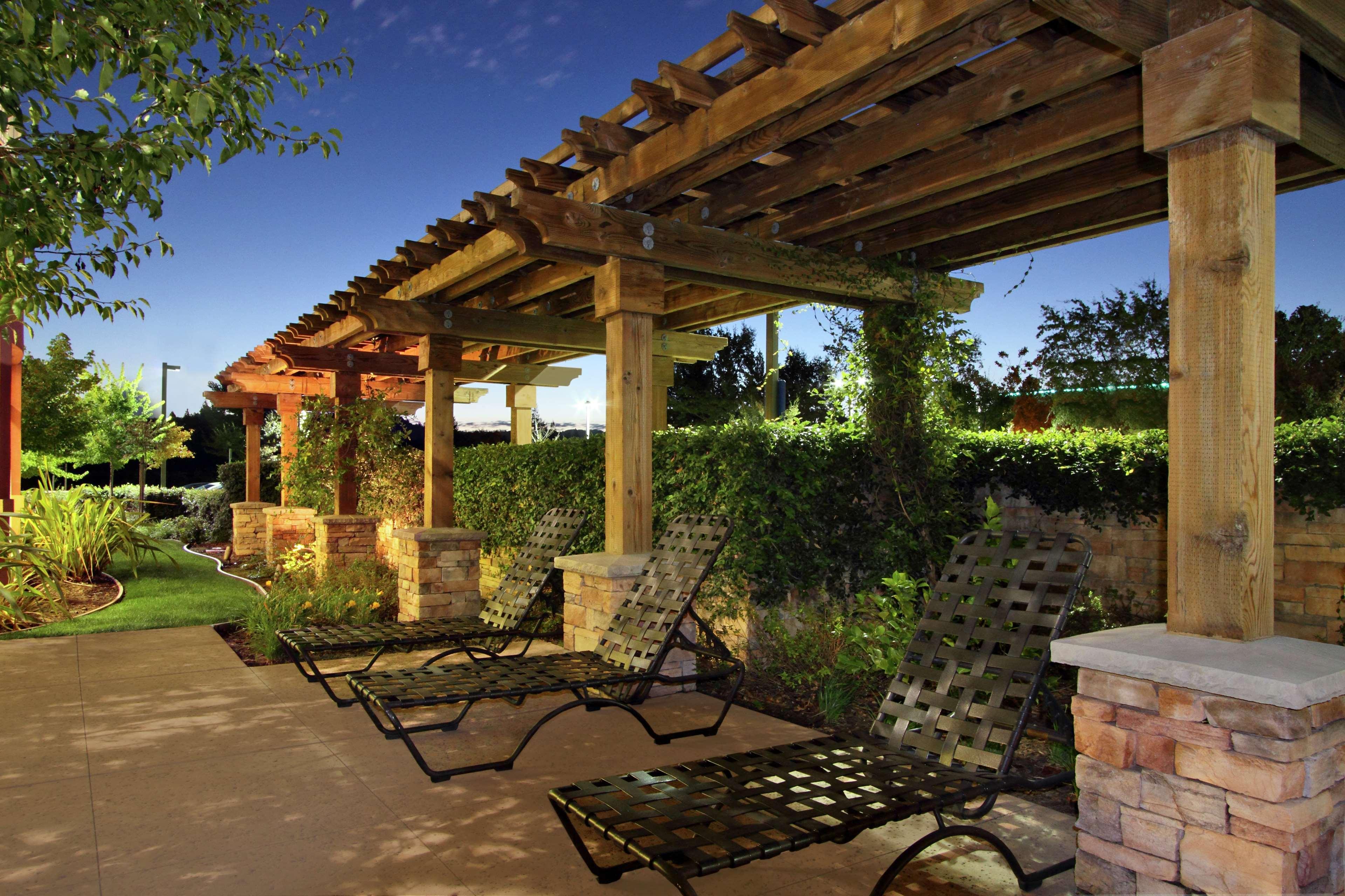 Hilton Garden Inn Sonoma County Airport Санта Роза Екстериор снимка