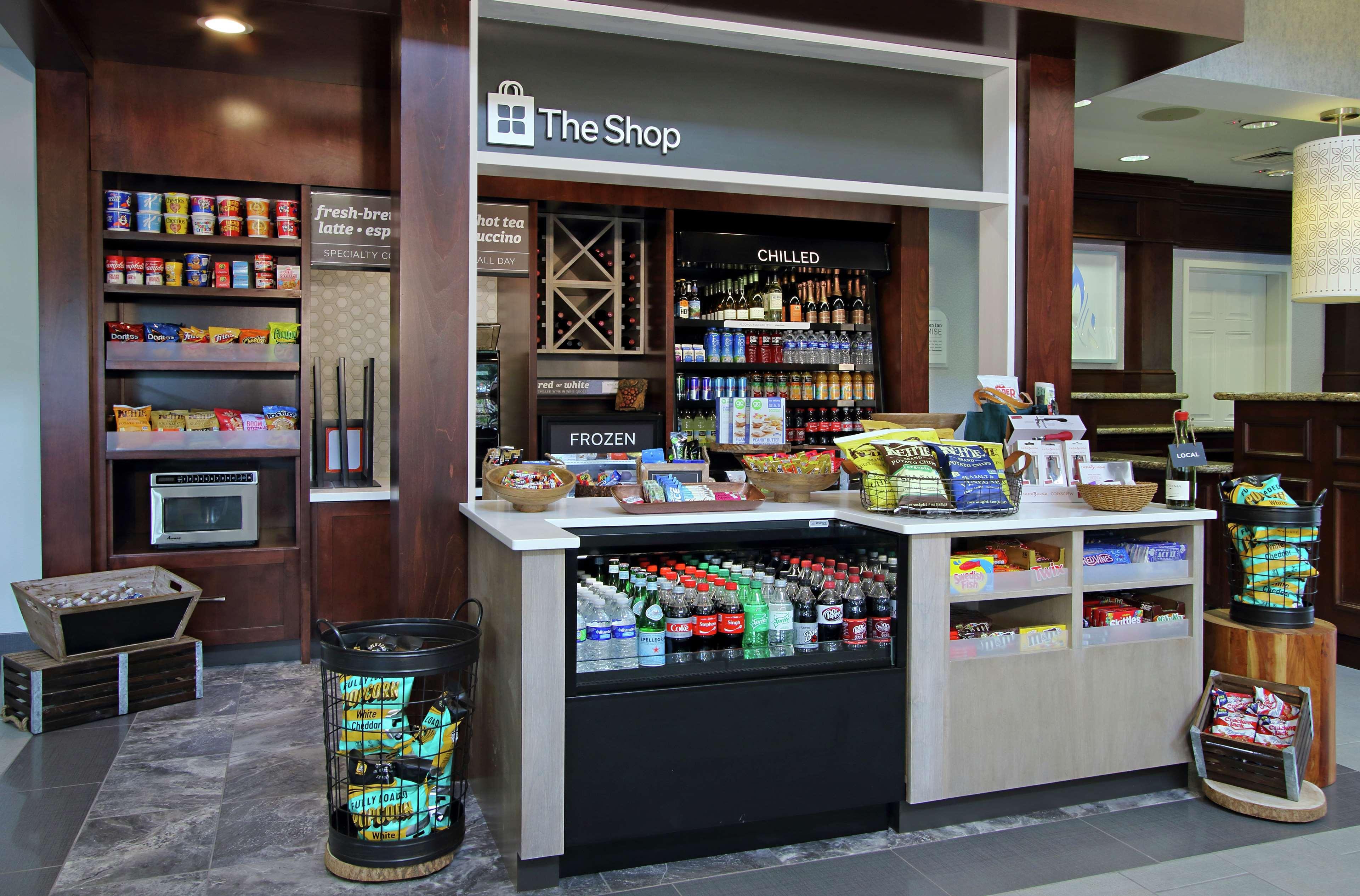 Hilton Garden Inn Sonoma County Airport Санта Роза Екстериор снимка