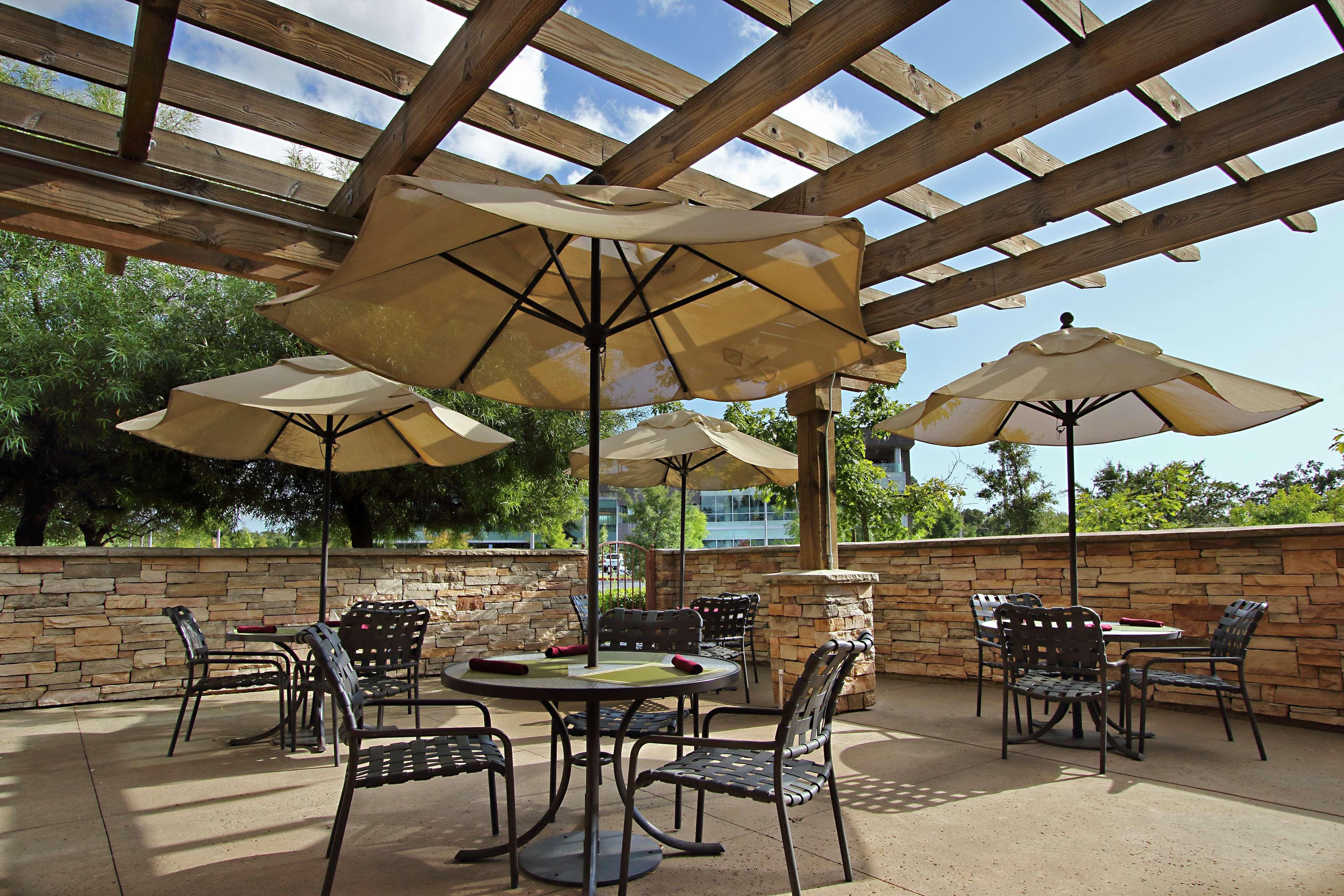Hilton Garden Inn Sonoma County Airport Санта Роза Екстериор снимка