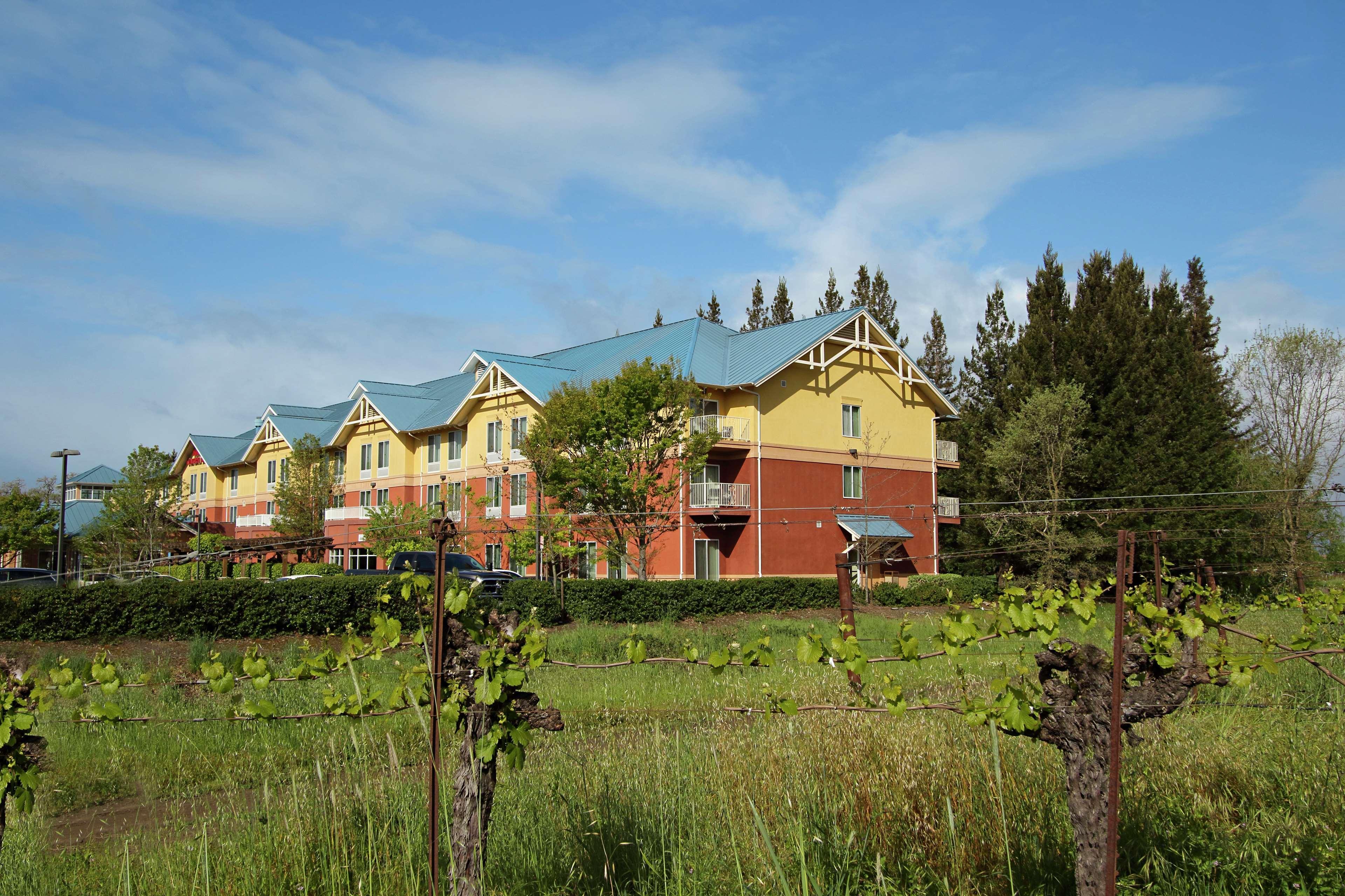 Hilton Garden Inn Sonoma County Airport Санта Роза Екстериор снимка