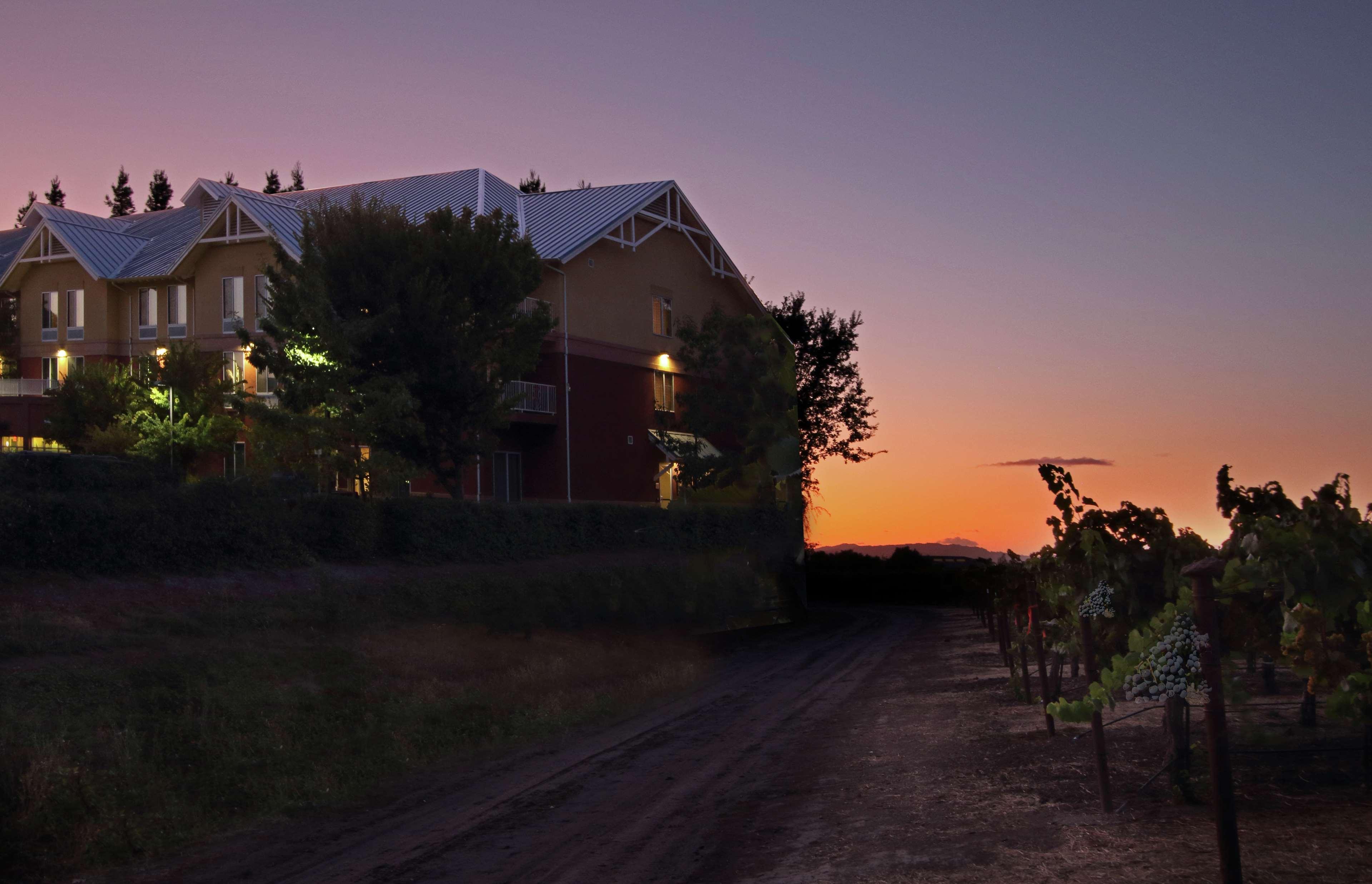 Hilton Garden Inn Sonoma County Airport Санта Роза Екстериор снимка