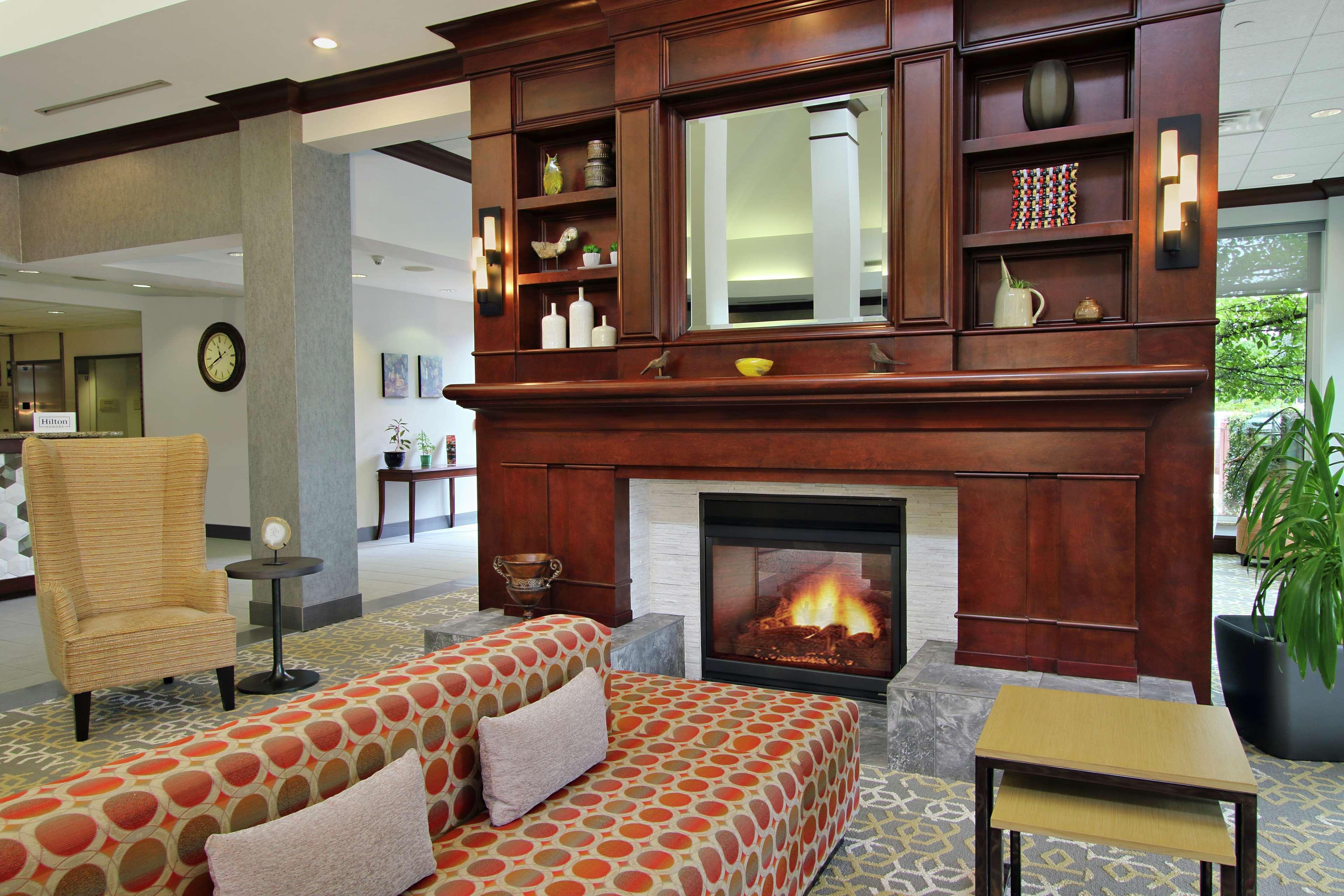 Hilton Garden Inn Sonoma County Airport Санта Роза Екстериор снимка
