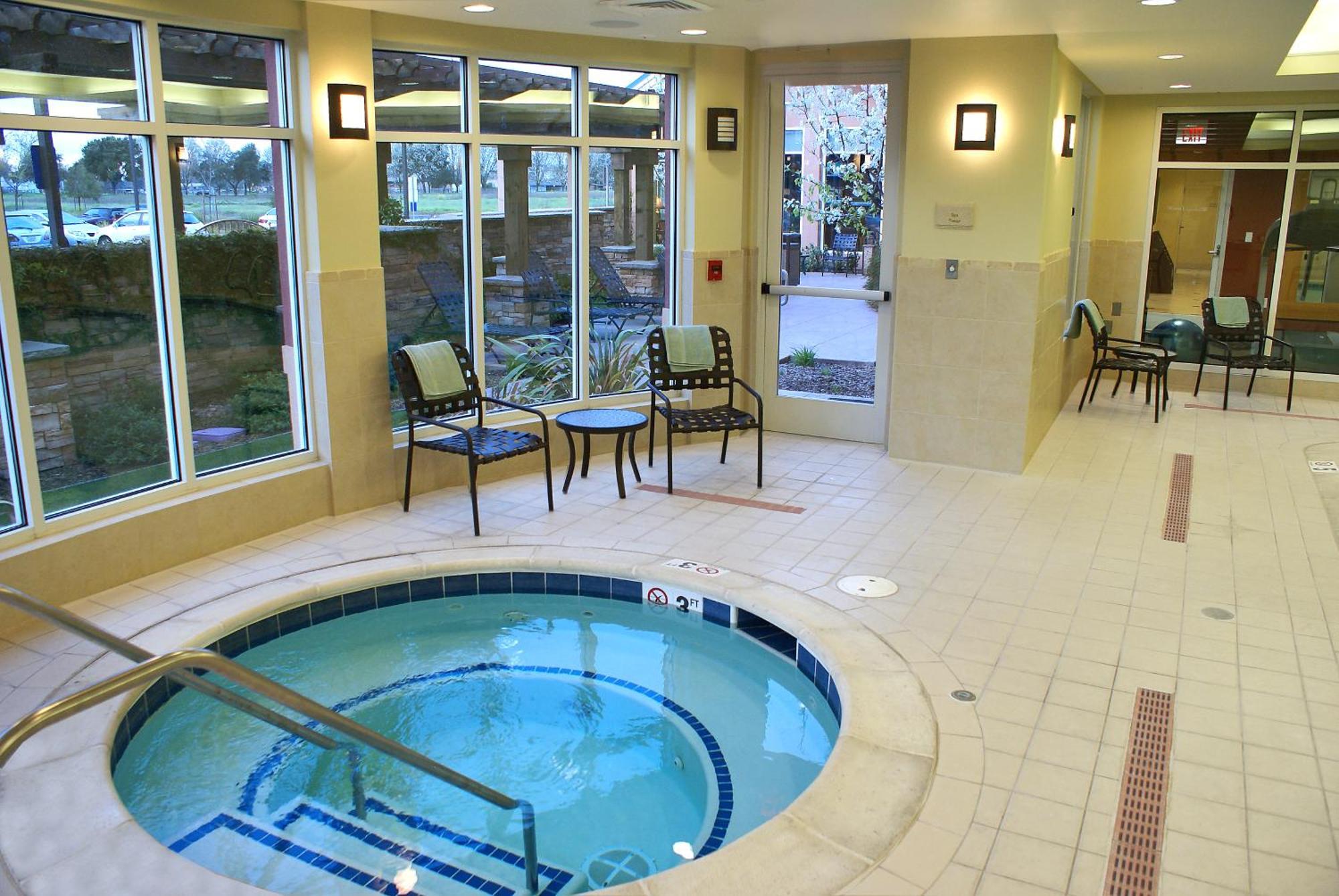 Hilton Garden Inn Sonoma County Airport Санта Роза Екстериор снимка