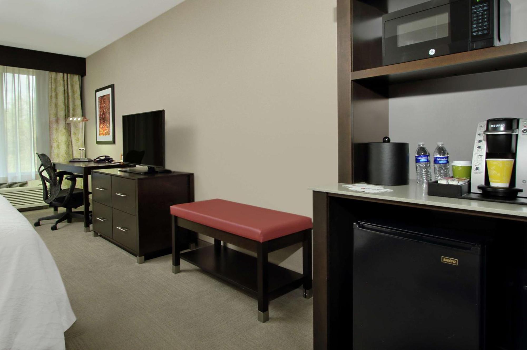Hilton Garden Inn Sonoma County Airport Санта Роза Екстериор снимка