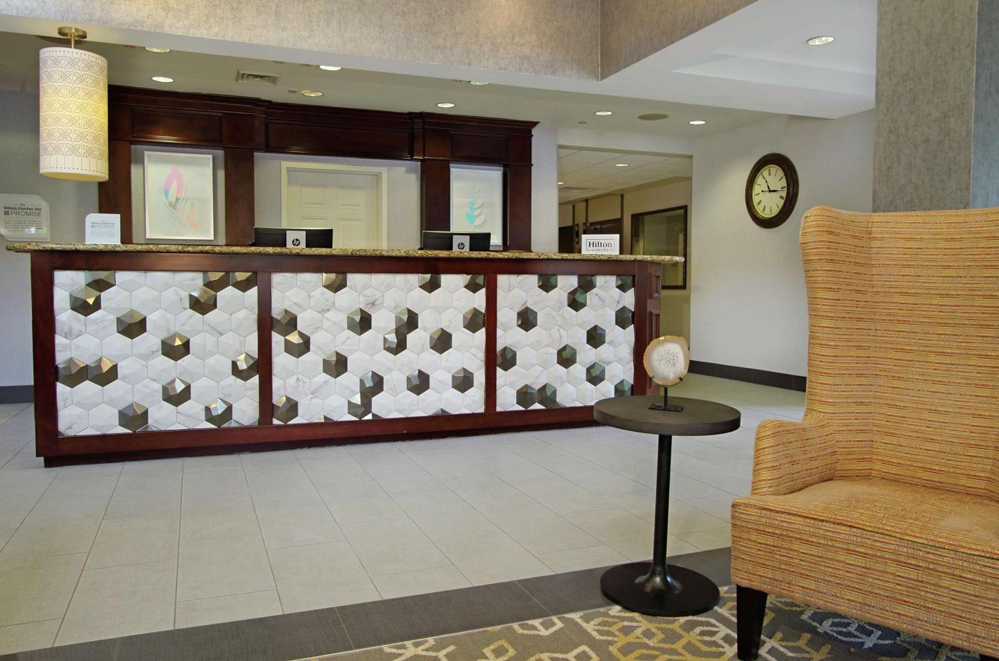 Hilton Garden Inn Sonoma County Airport Санта Роза Екстериор снимка