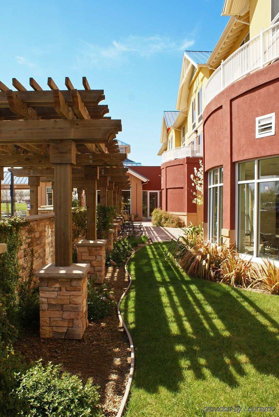 Hilton Garden Inn Sonoma County Airport Санта Роза Екстериор снимка