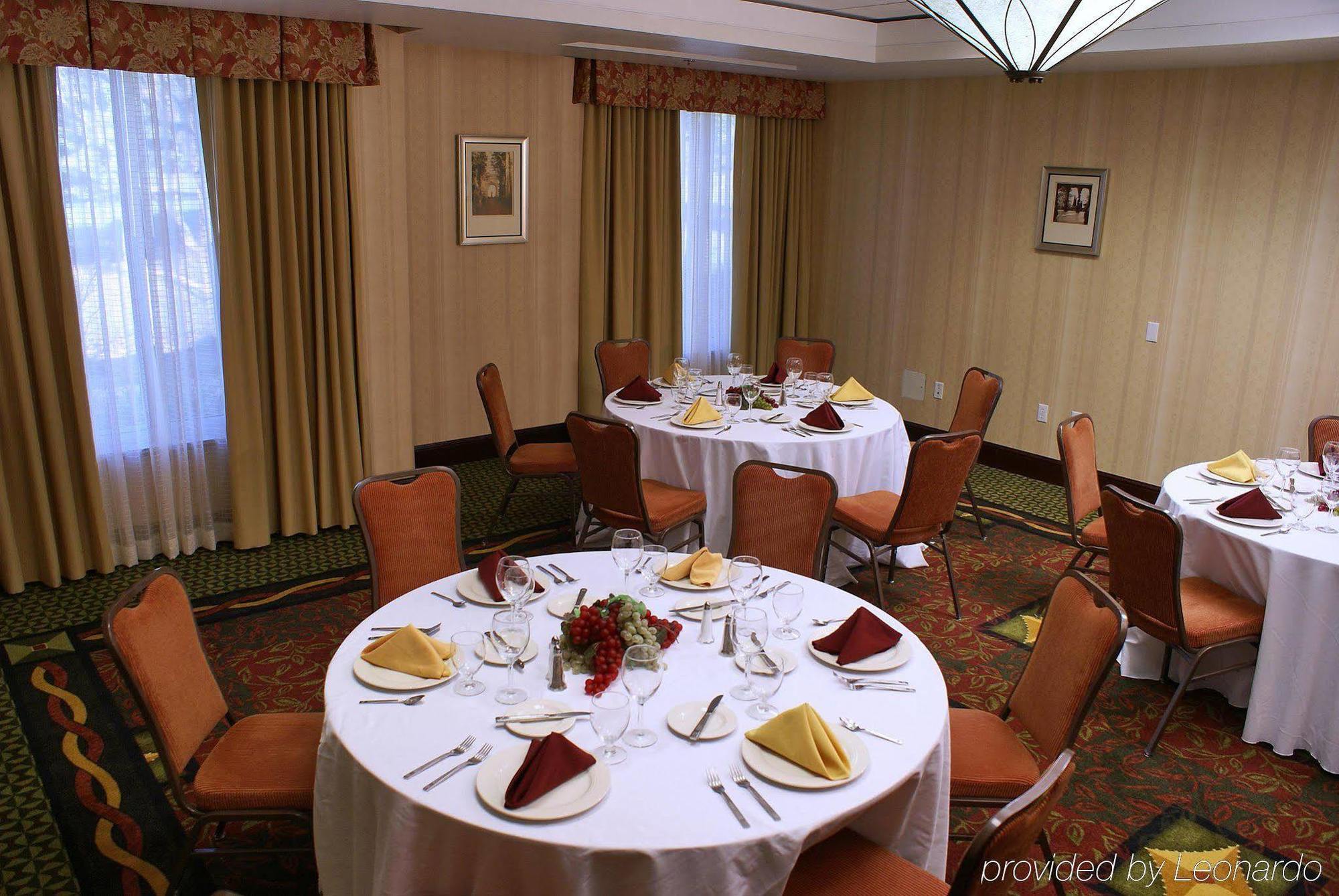 Hilton Garden Inn Sonoma County Airport Санта Роза Екстериор снимка