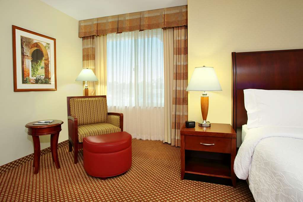 Hilton Garden Inn Sonoma County Airport Санта Роза Стая снимка